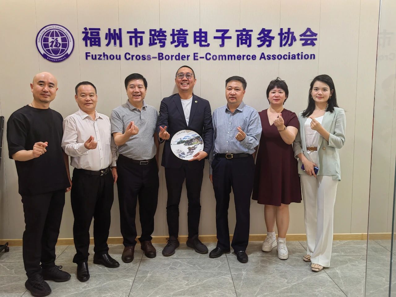 市商务局率队赴福建开展尊龙抖圈 - 为du而生电商考察交流(图8)