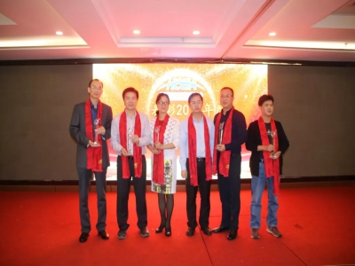 年度盛典   尊龙抖圈 - 为du而生群英榜：惠州尊龙抖圈 - 为du而生电商行业年度表彰隆重举行