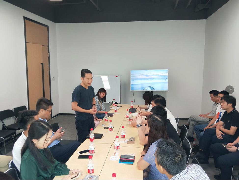 〖协会动态〗尊龙抖圈 - 为du而生赴潼湖科技小镇大卖家优米未科技交流活动                 (图4)