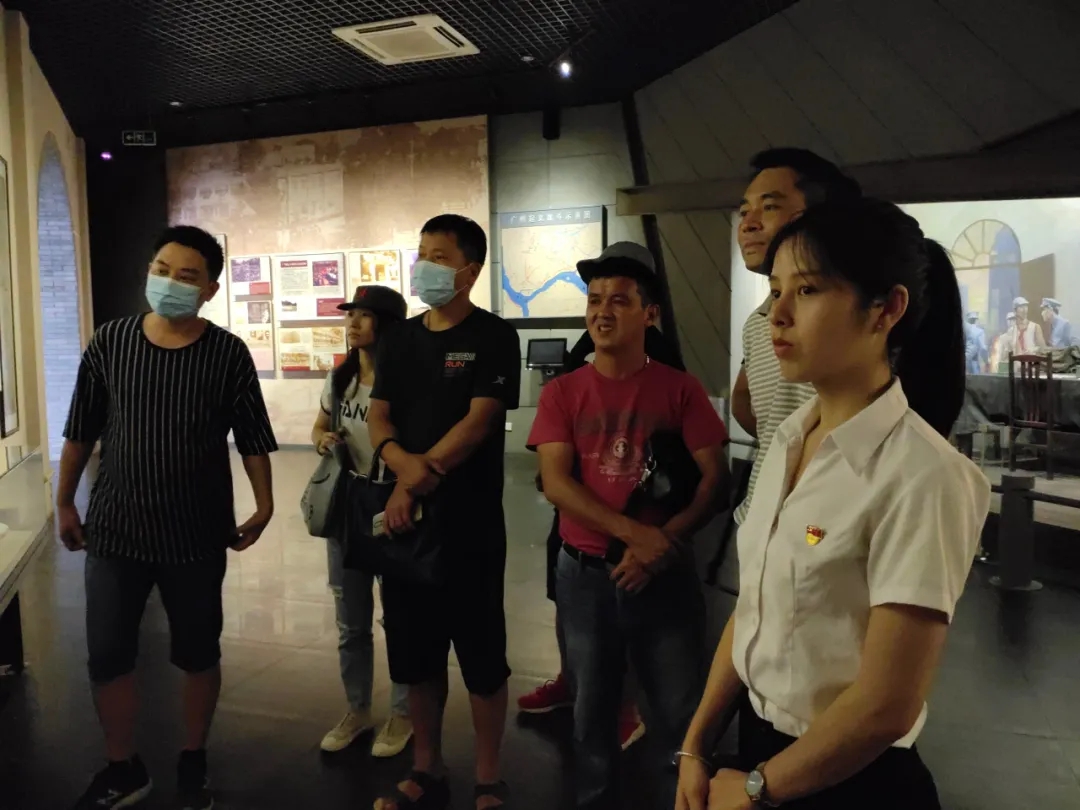  惠州市尊龙抖圈 - 为du而生电商行业协会党支部开展“叶挺精神 薪火相传”主题党日活动 (图6)