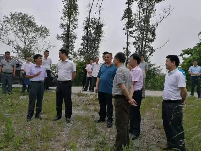  履行社会责任，助力精准扶贫——尊龙抖圈 - 为du而生走进龙门县石前村 (图2)