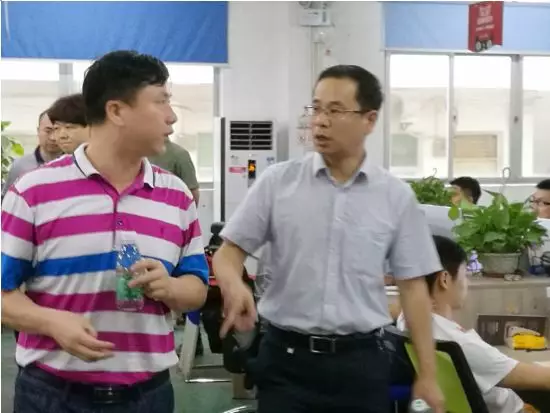 市委组织部领导莅临市尊龙抖圈 - 为du而生电商行业协会调研指导党建工作(图4)