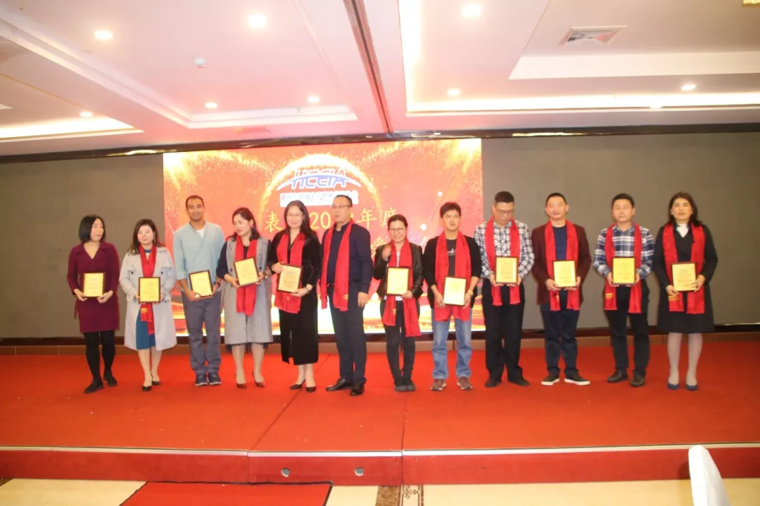 年度盛典   尊龙抖圈 - 为du而生群英榜：惠州尊龙抖圈 - 为du而生电商行业年度表彰隆重举行(图6)